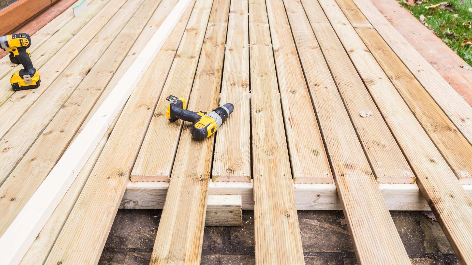 construction company deck contruction in Litchfield NH